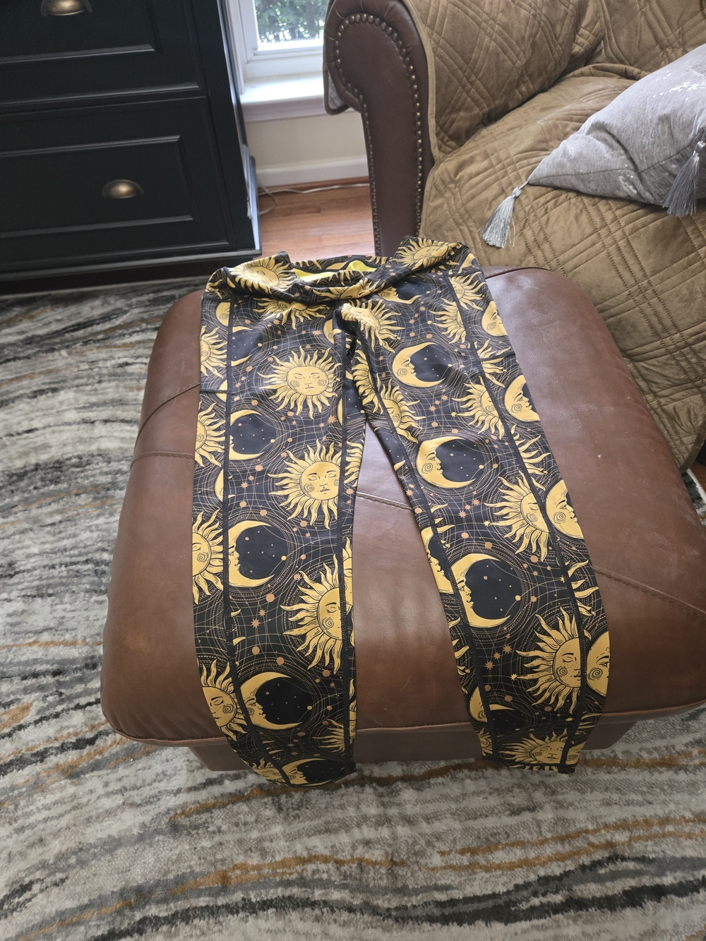 CVG celestial sun and moon leggings size medium full length! new 💛🖤